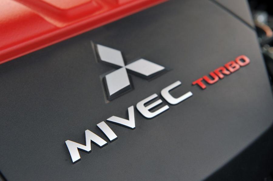  Mitsubishi Lancer Evolution X GSR 2013 года  (фото 27 из 43)